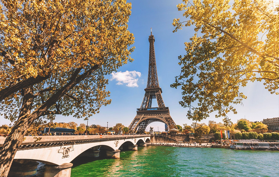 Paris One Day Itinerary Eiffel-Tower body image