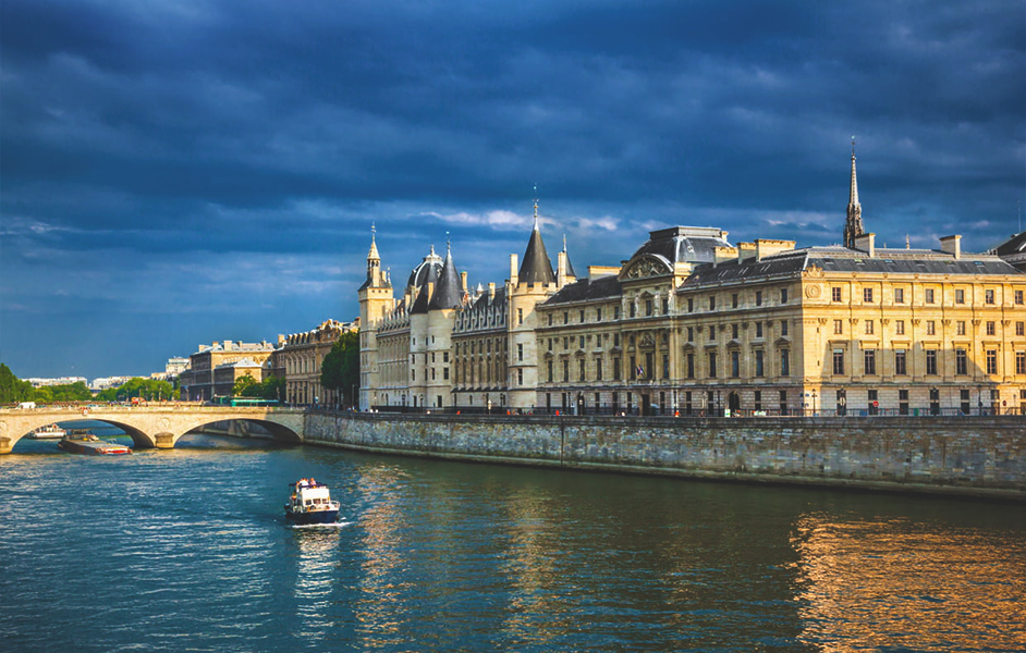 Paris Itinerary 2 days
 Conciergerie-in-Ile-de-la-Cite image for get paris tours