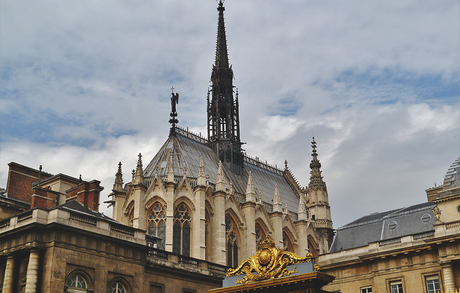 Holy Chapel: Gothic architecture in Paris