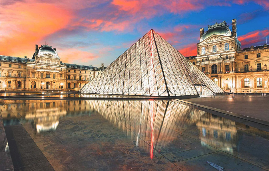 Louvre Museum: World-famous art museum in Paris