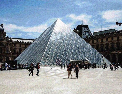 Visitors waiting for Last Minute Louvre Museum Tickets