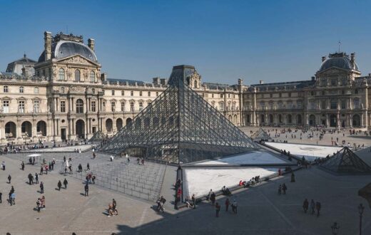 Attractions Near Louvre Museum