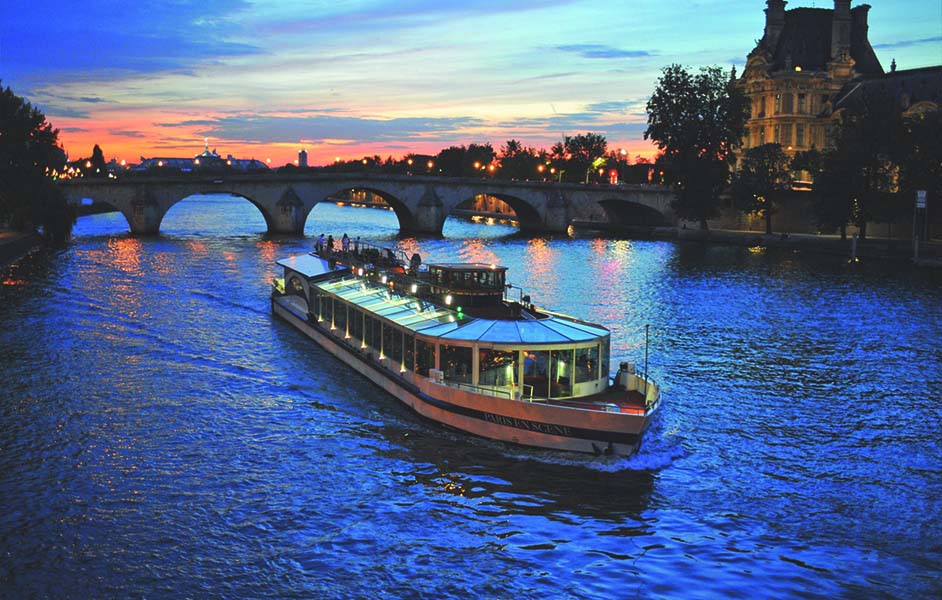 Seine River Cruise. Attractions Near Louvre Museum