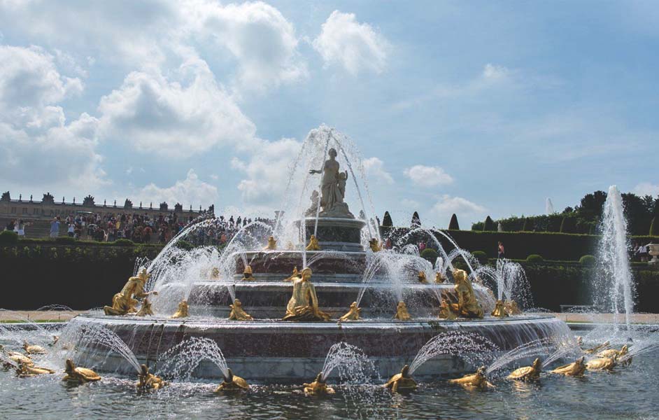 Musical-Fountain-Show-of-Versailles-Palace