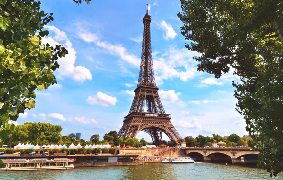 Seine River Cruise & Eiffel Tower: A Relaxing Half Day in Paris